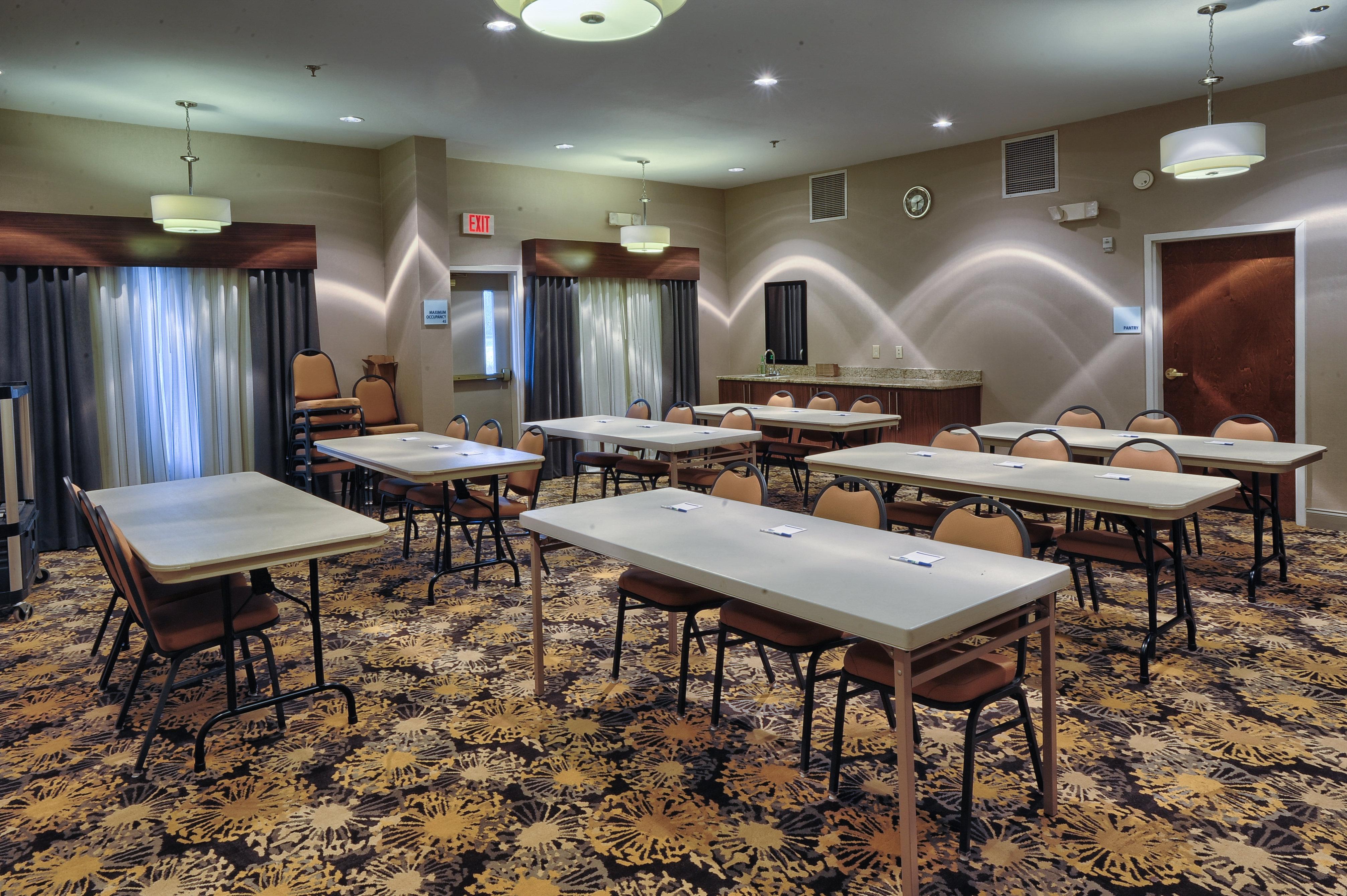 Holiday Inn Express Hotel & Suites Pell City Bagian luar foto