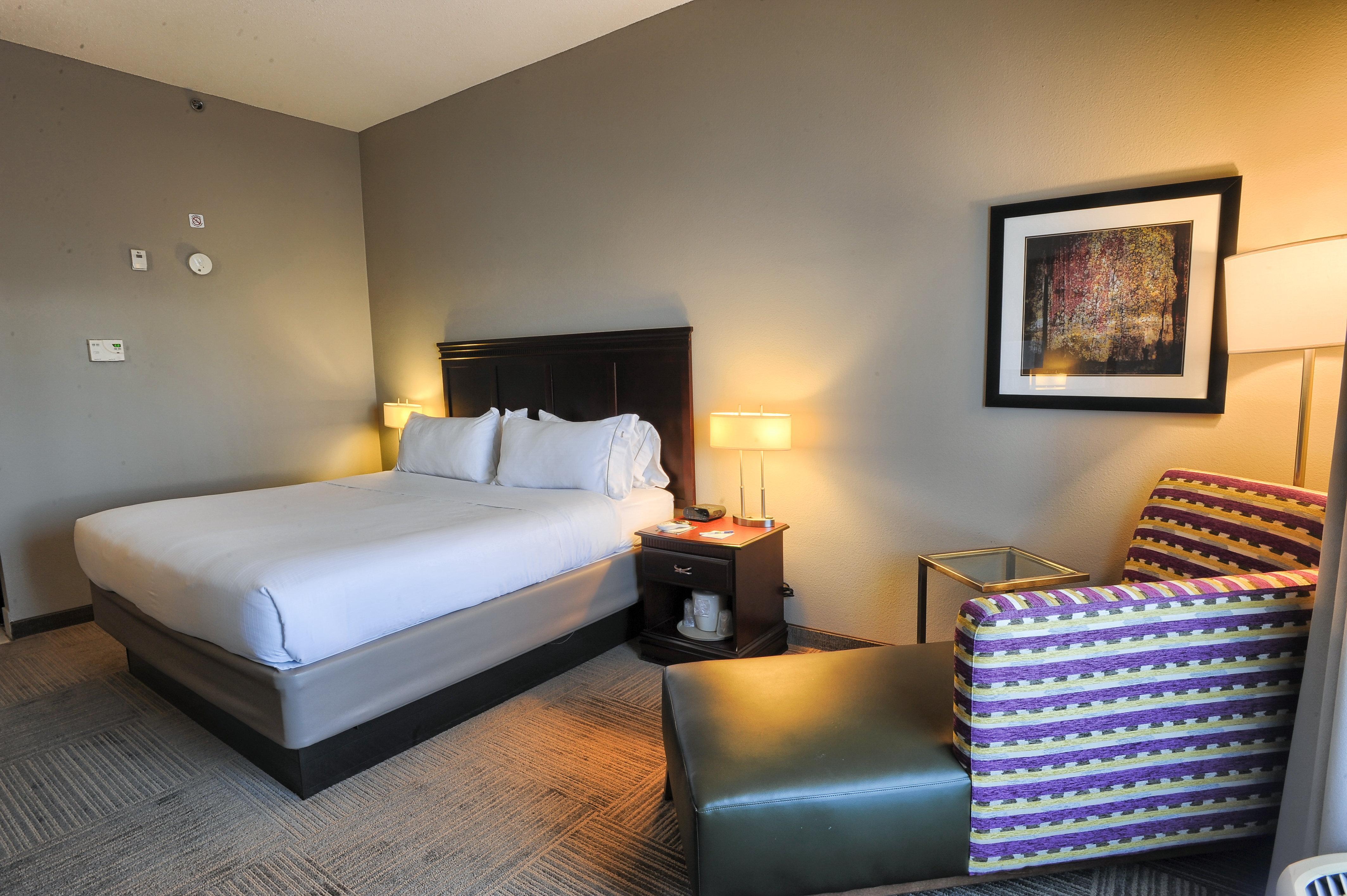 Holiday Inn Express Hotel & Suites Pell City Bagian luar foto
