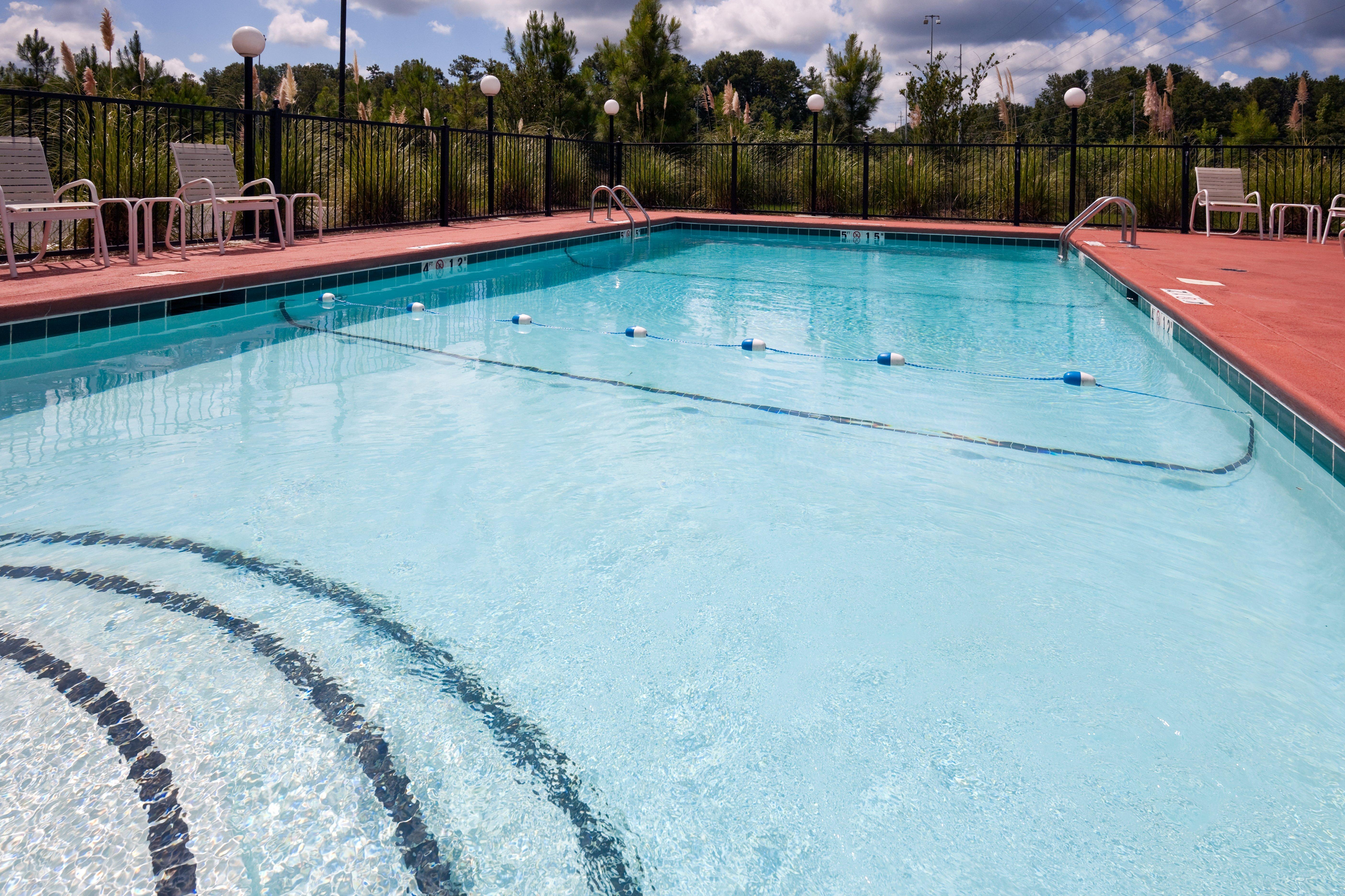 Holiday Inn Express Hotel & Suites Pell City Bagian luar foto