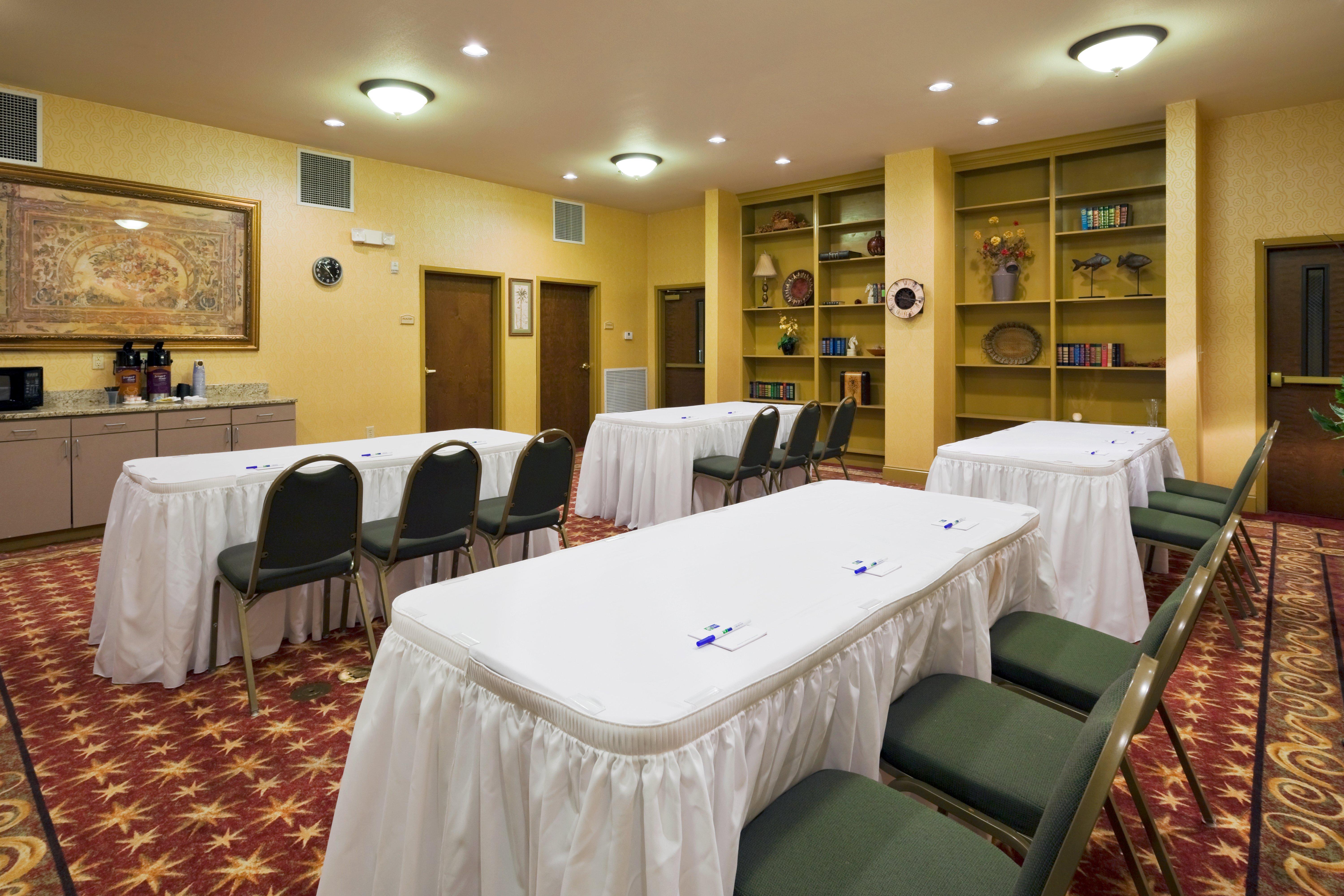 Holiday Inn Express Hotel & Suites Pell City Bagian luar foto