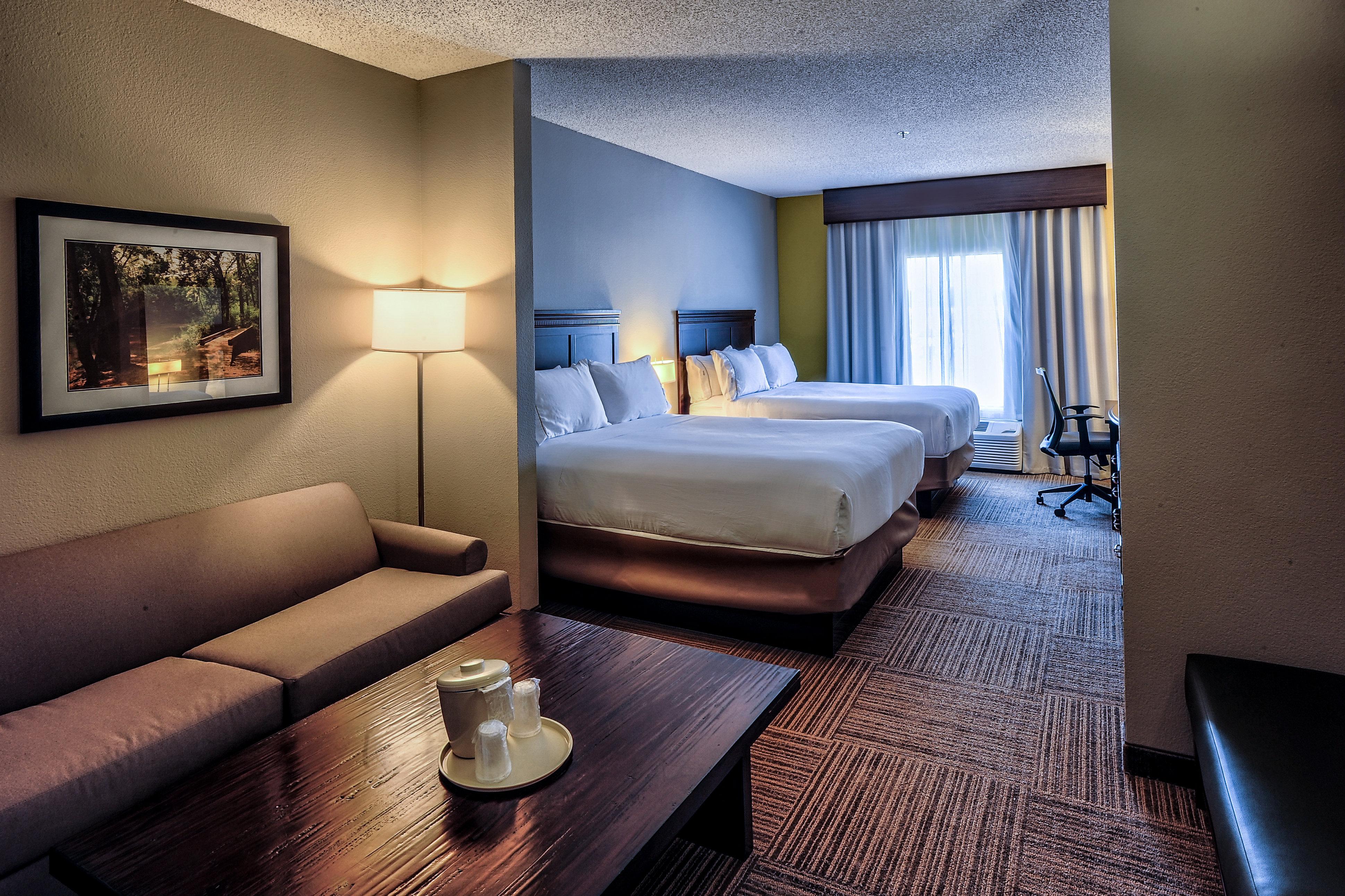 Holiday Inn Express Hotel & Suites Pell City Bagian luar foto
